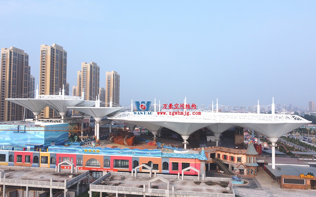 有骨骼、有皮膚的PTFE膜結(jié)構(gòu)建筑