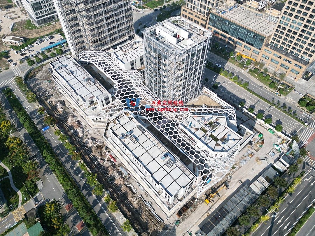 已完工，這個ETFE氣枕商業(yè)天幕閃亮登場！