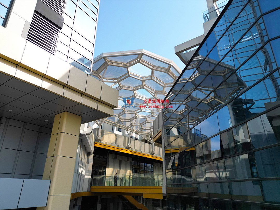 已完工，這個ETFE氣枕商業(yè)天幕閃亮登場！