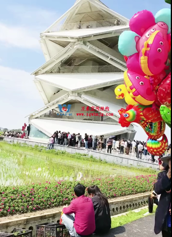 這個PTFE膜結(jié)構(gòu)景觀建筑火啦！