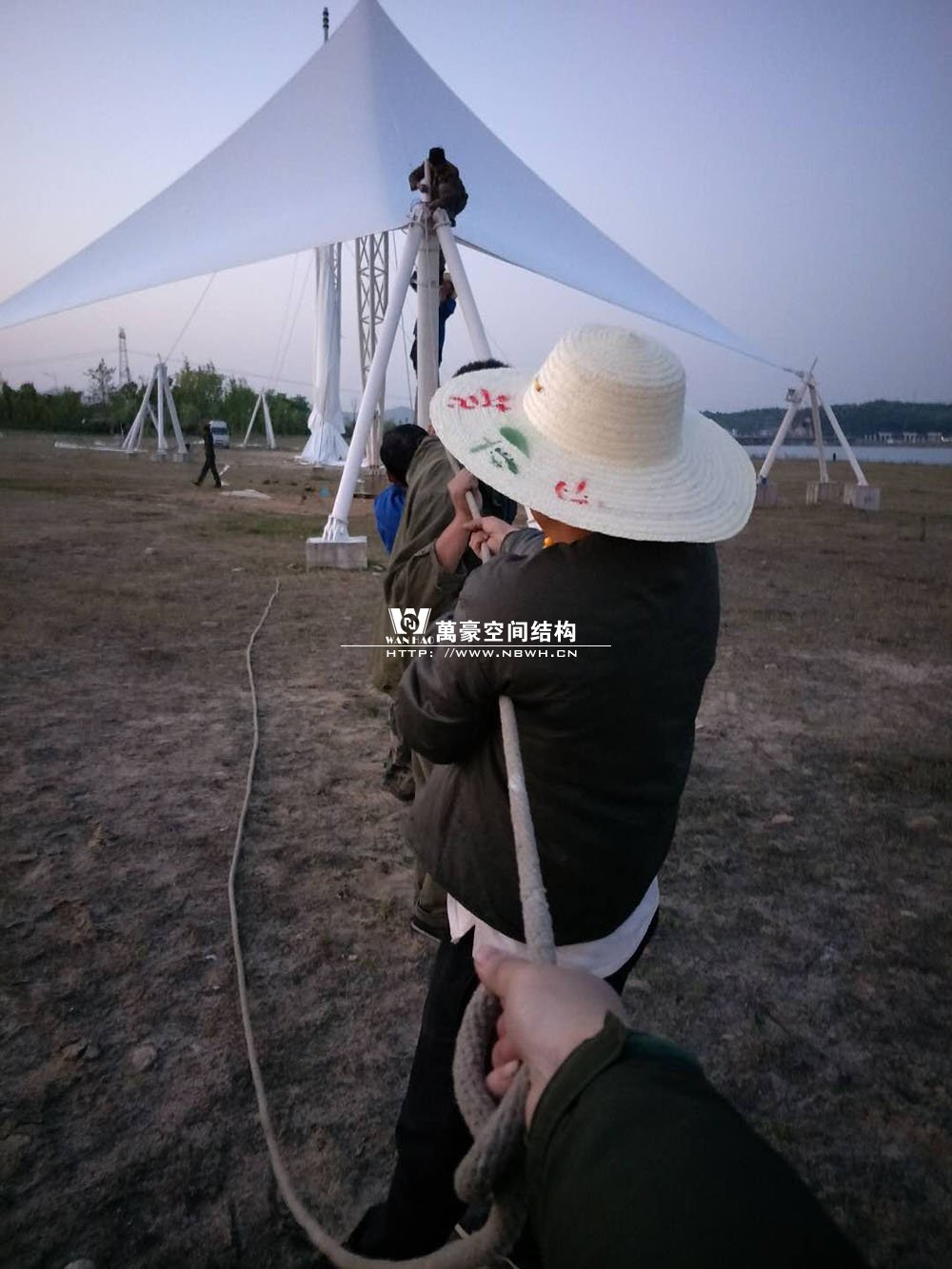 高橋灣現(xiàn)代產(chǎn)業(yè)園單飛燕、雙飛燕景觀膜結(jié)構(gòu)工程已近尾聲