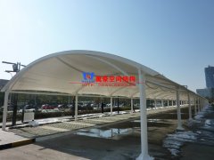 做膜結(jié)構(gòu)車棚對(duì)汽車有什么好處？膜結(jié)構(gòu)車棚能給我們帶來哪些方便？