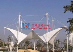 膜結(jié)構(gòu)遮陽棚安裝哪家好？為什么膜結(jié)構(gòu)遮陽棚選萬豪？