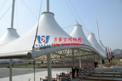 怎樣判斷膜結(jié)構(gòu)施工質(zhì)量的好壞？張拉膜結(jié)構(gòu)施工質(zhì)量判斷方法有哪些？